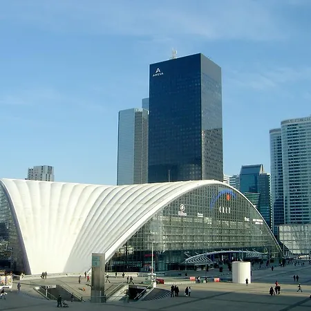 Pythagore Grande Arche Aparthotel *