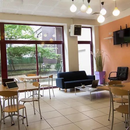 Pythagore Grande Arche Apartahotel